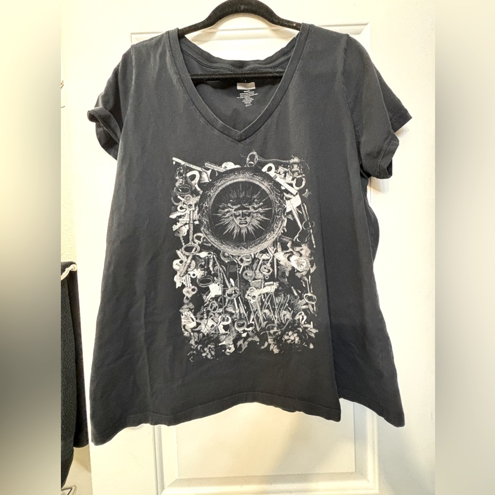 Torrid Live beautifully magic mirror keys top 1x & 2x available